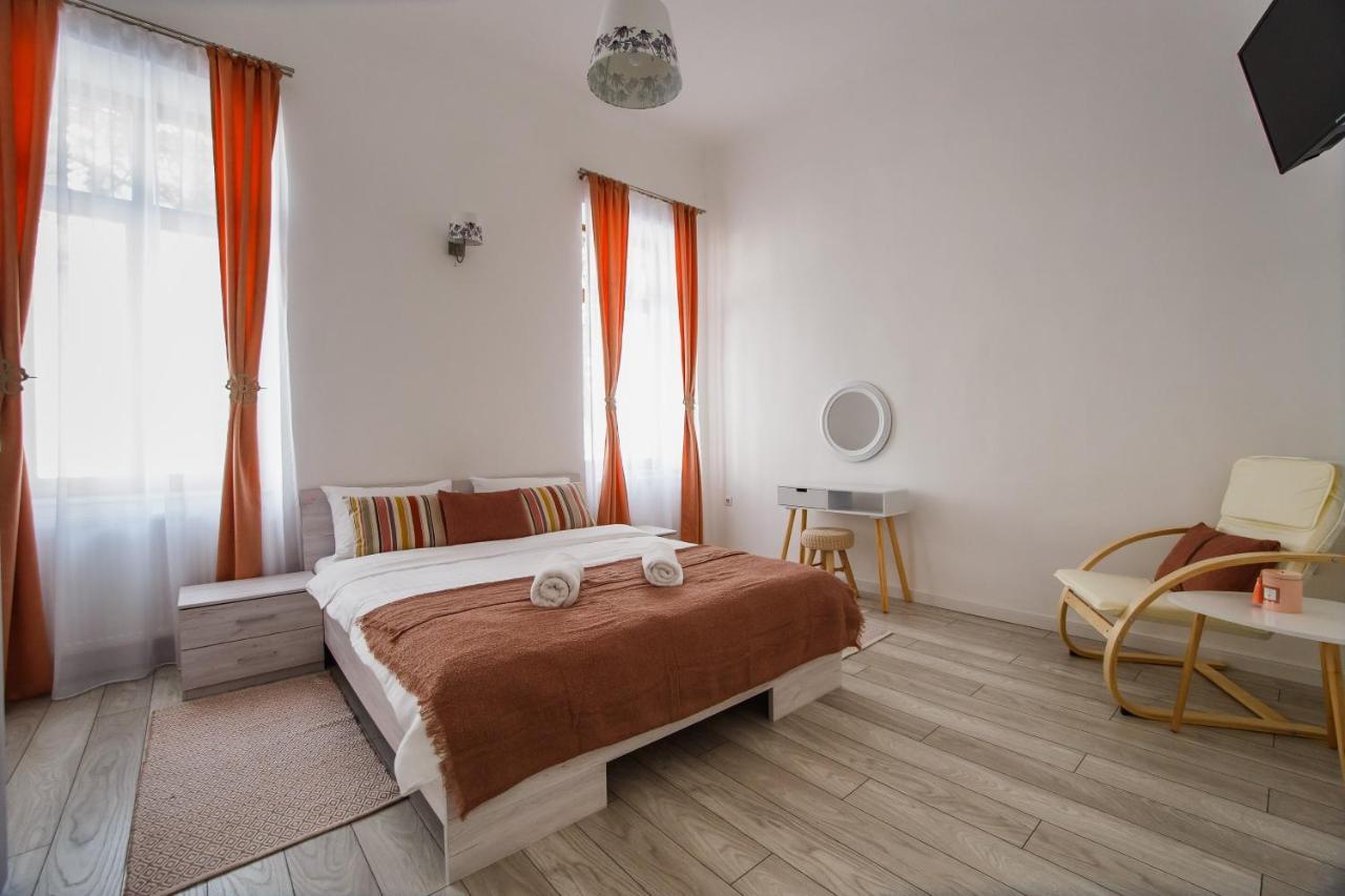 Stunning, Newly Renovated Central Apartment Oradea Εξωτερικό φωτογραφία