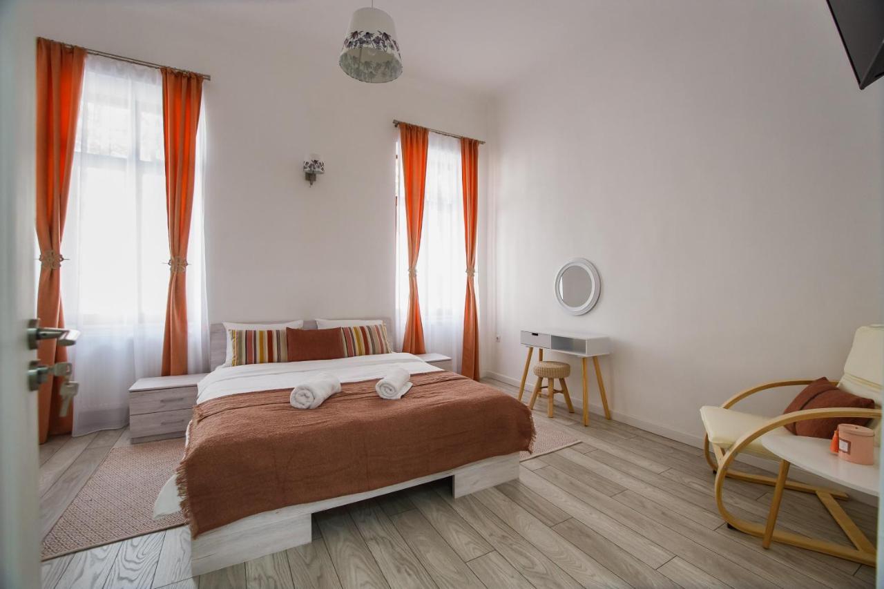 Stunning, Newly Renovated Central Apartment Oradea Εξωτερικό φωτογραφία