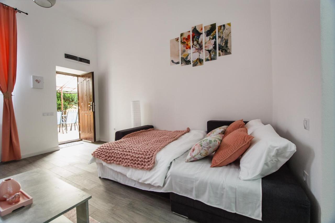 Stunning, Newly Renovated Central Apartment Oradea Εξωτερικό φωτογραφία